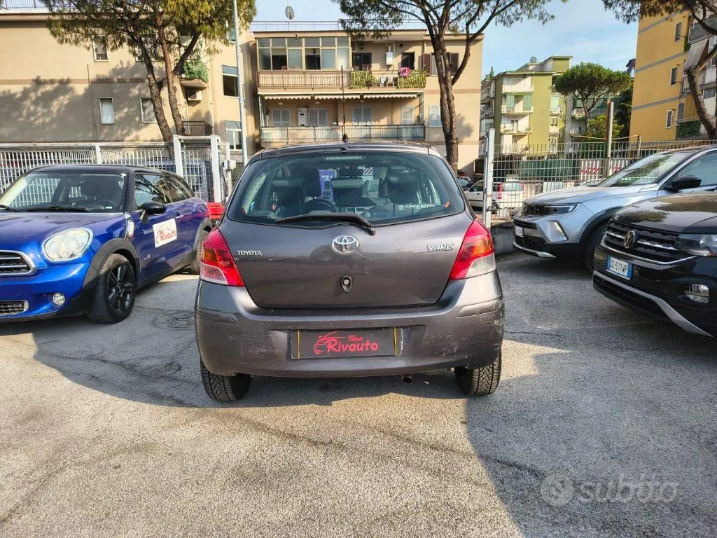 Toyota Yaris 2009 photo 4