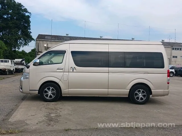 Toyota Hiace Wagon Grandcabin 2020 photo 4