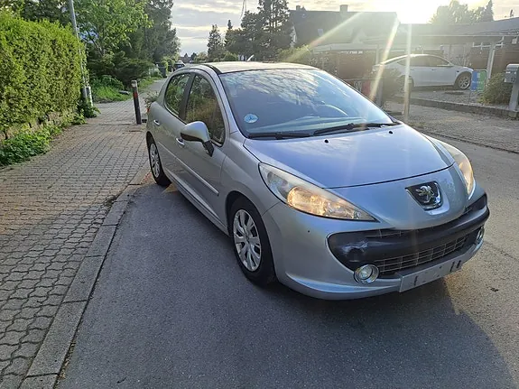 Peugeot 207 2008 photo 2