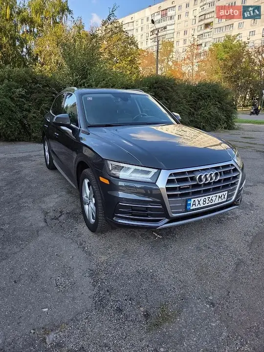 Audi Q5 2017 photo 2