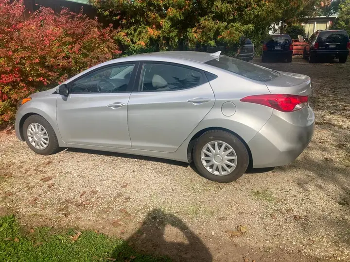Hyundai Elantra 2013 photo 2