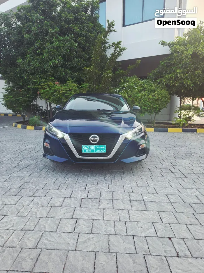 Nissan Altima 2019 photo 2