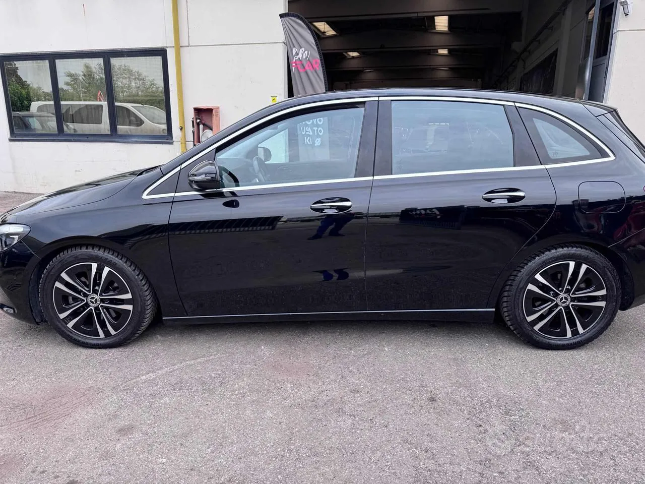 Mercedes-Benz B 180 2023 photo 4