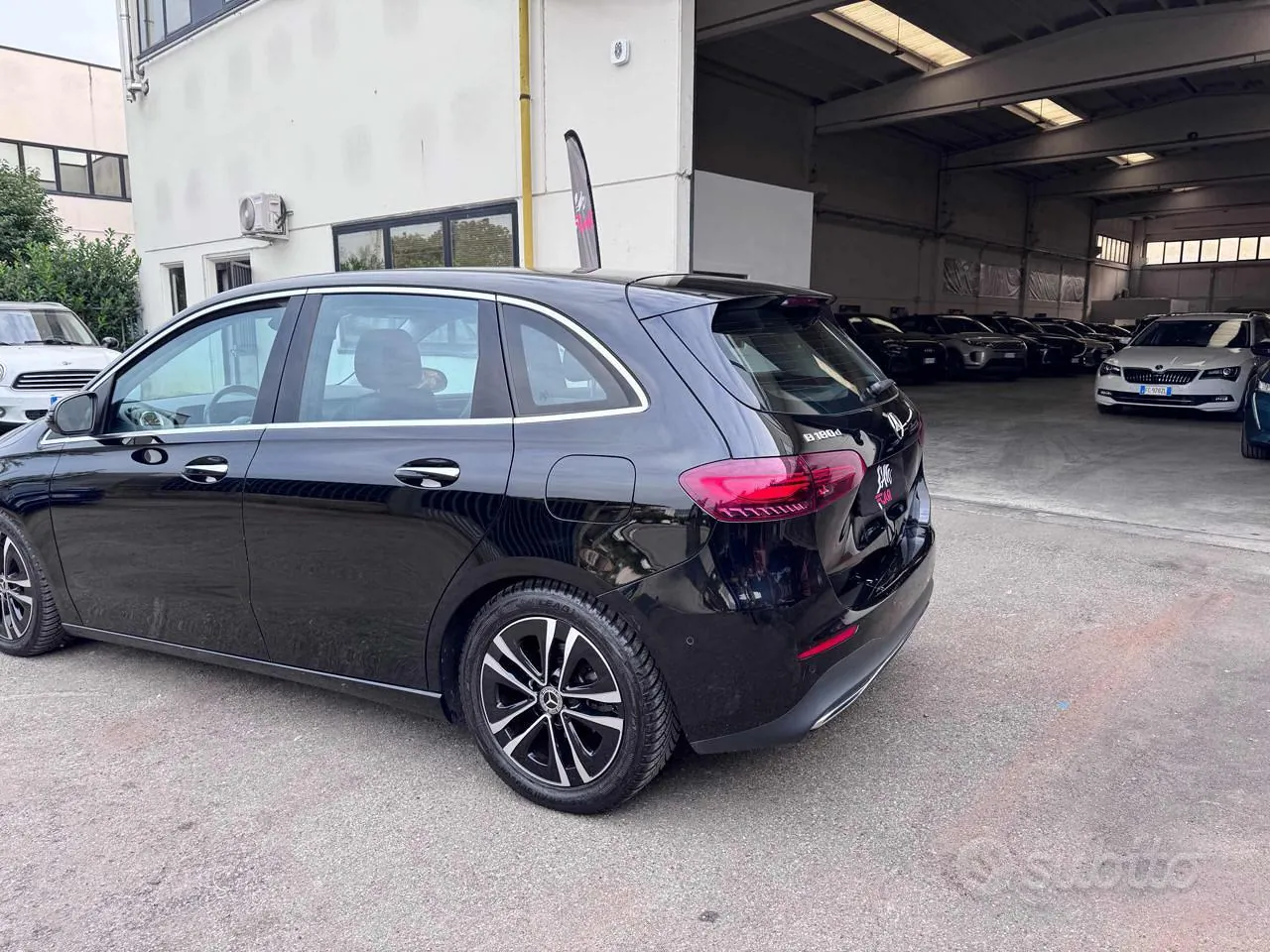 Mercedes-Benz B 180 2023 photo 3