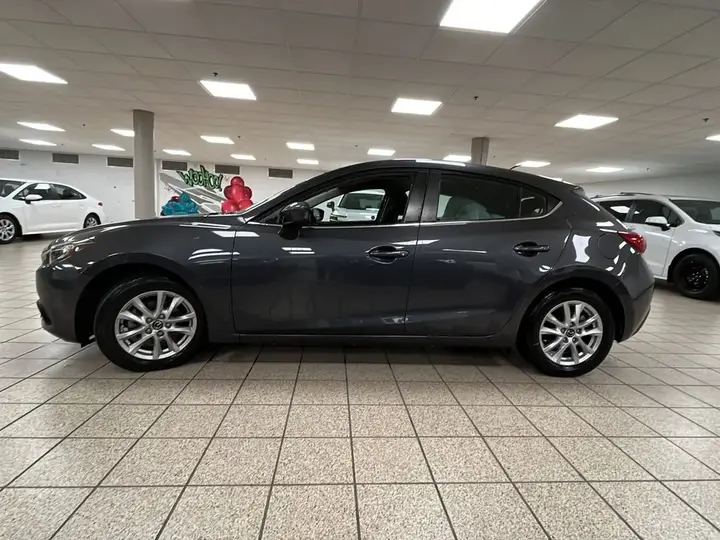 Mazda Mazda3 2015 photo 3