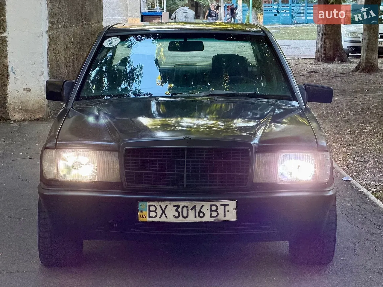 Mercedes-Benz 190 1985 photo 2