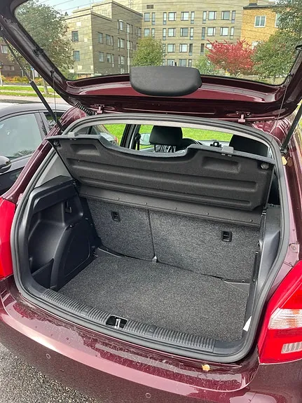 Skoda Fabia 2011 photo 2