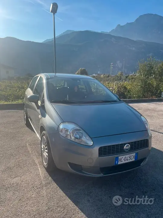 Fiat Grande Punto 2007 photo 2