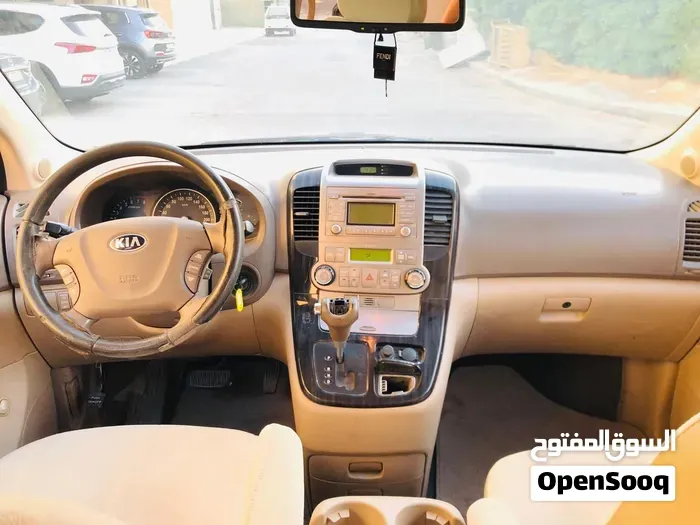 Kia Carnival 2015 photo 5