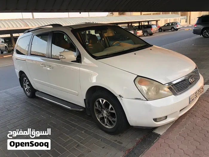 Kia Carnival 2015 photo 4