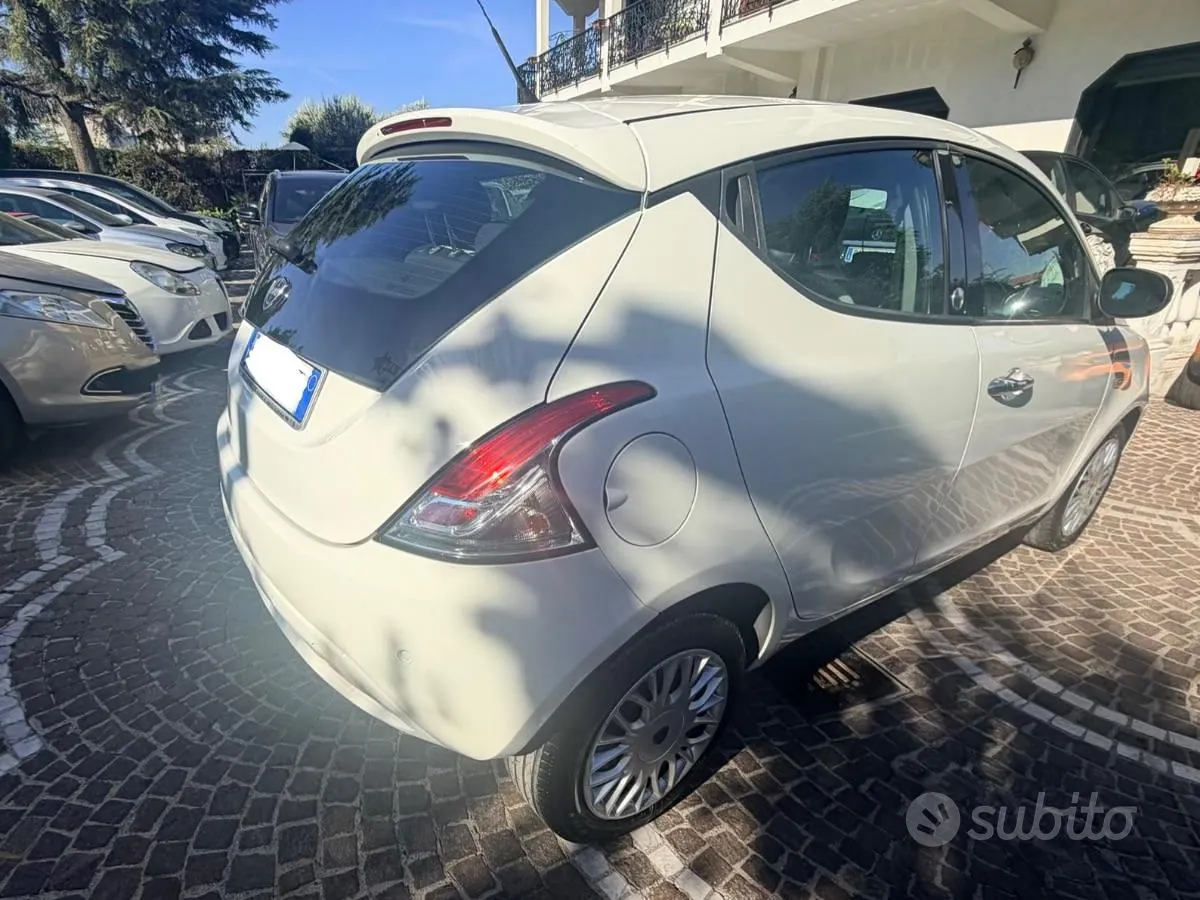 Lancia Ypsilon 2017 photo 5