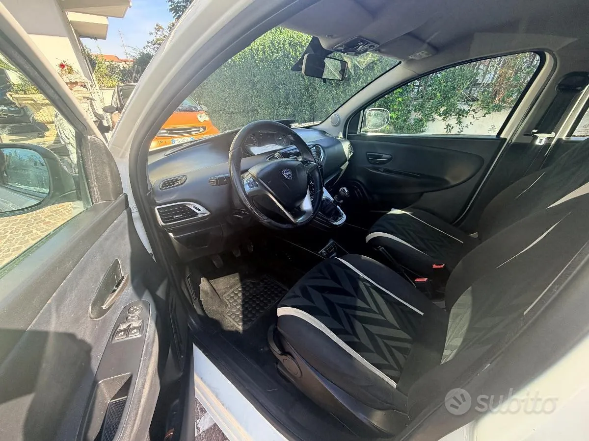Lancia Ypsilon 2017 photo 4