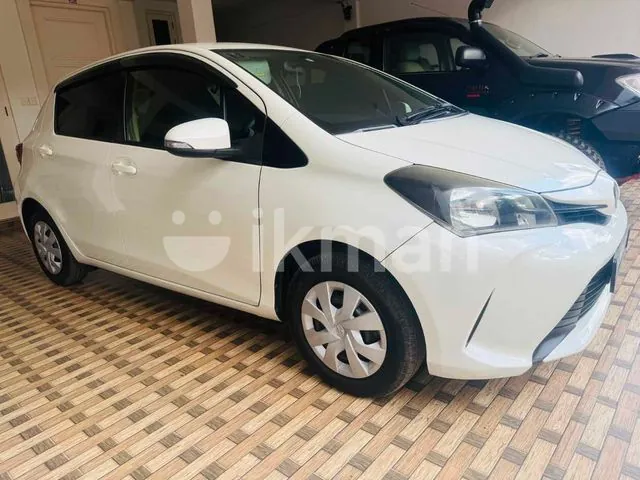 Toyota Vitz 2015 photo 3