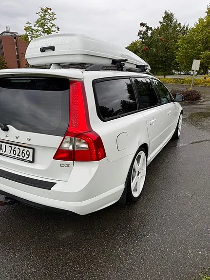 Volvo V70 2013 photo 2