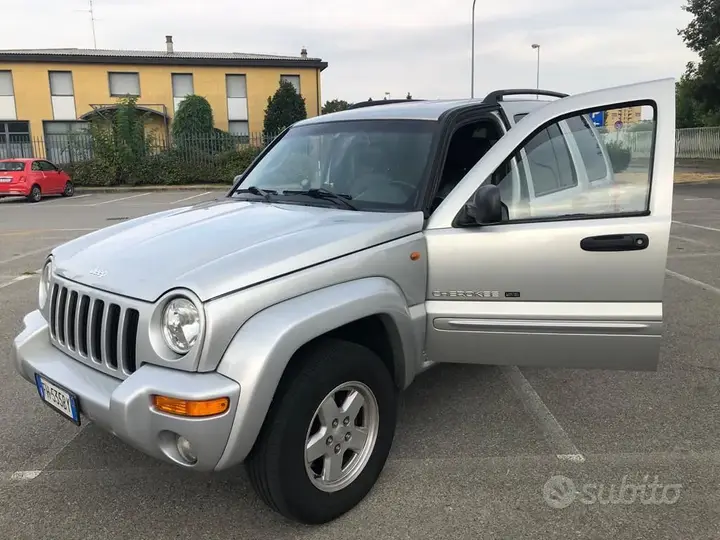 Jeep Cherokee 2002 photo 3