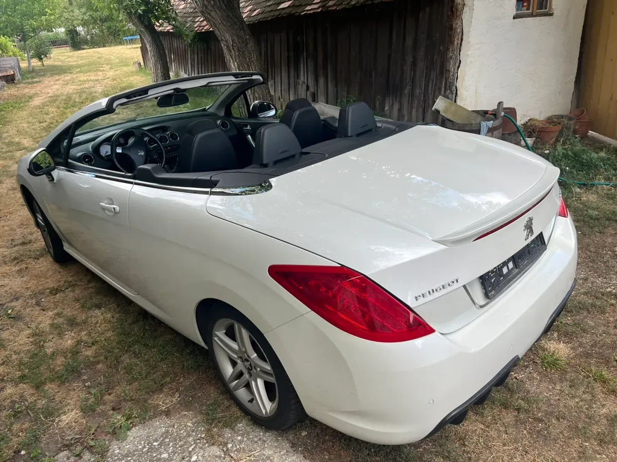 Peugeot 308 2011 photo 2