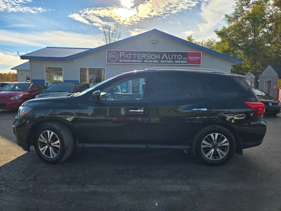 Nissan Pathfinder 2017 photo 2