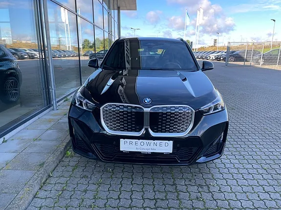 BMW Ix1 2025 photo 2