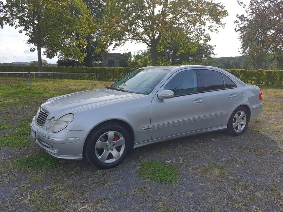 Mercedes-Benz E 240
