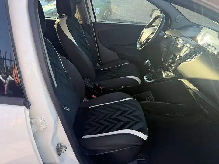 Lancia Ypsilon 2016 photo 4