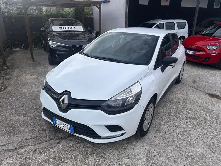 Renault Clio 2017 photo 2