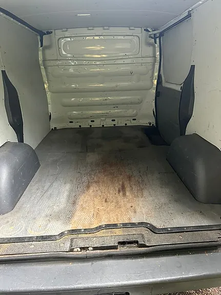 Renault Trafic 2011 photo 2