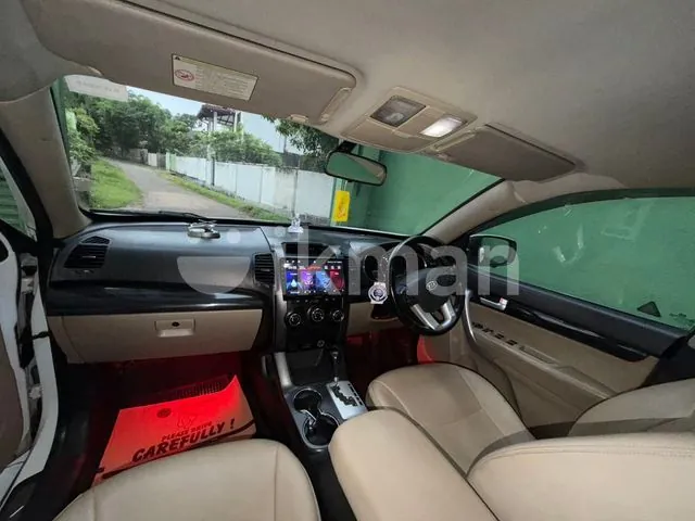 Kia Sorento 2011 photo 4