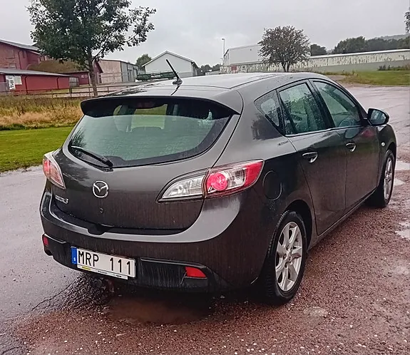 Mazda 3 2011 photo 2