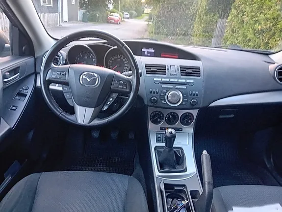 Mazda 3 2011 photo 3