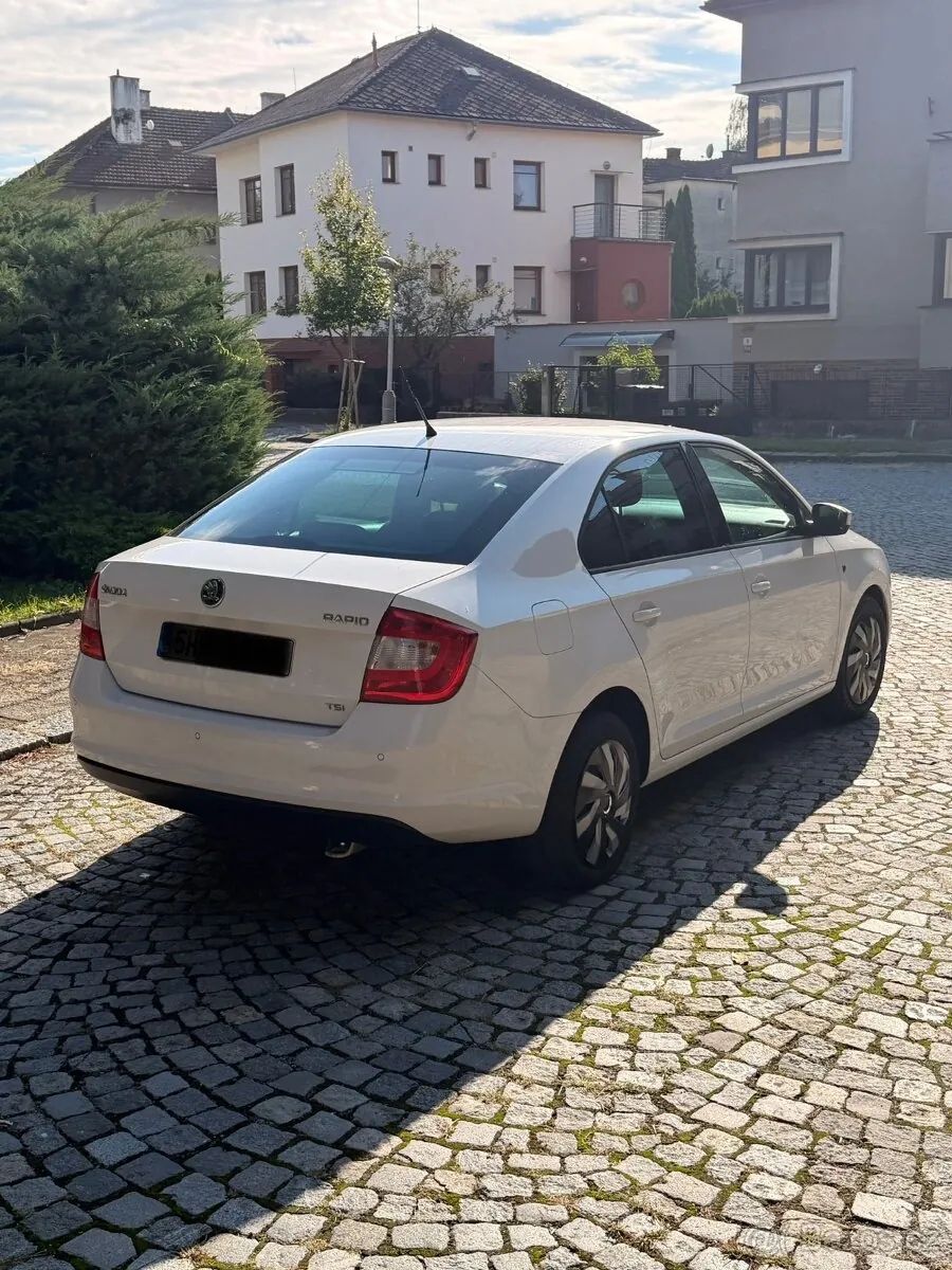 Skoda Rapid 2013 photo 2