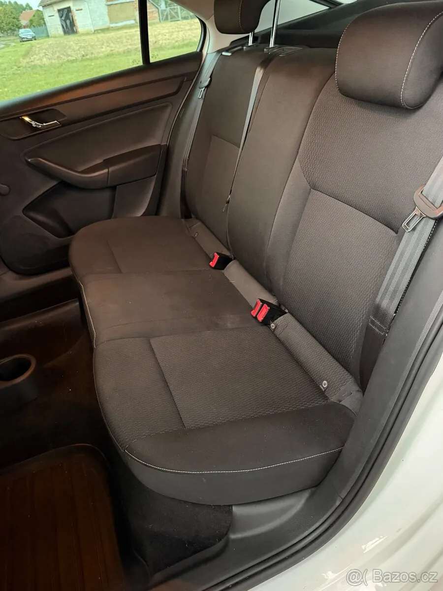 Skoda Rapid 2013 photo 4