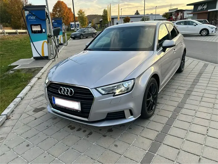 Audi A3 Sportback 2018 photo 2