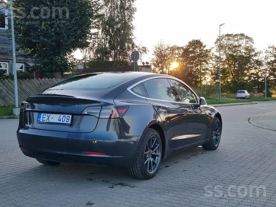 Tesla Model 3 2020 photo 5