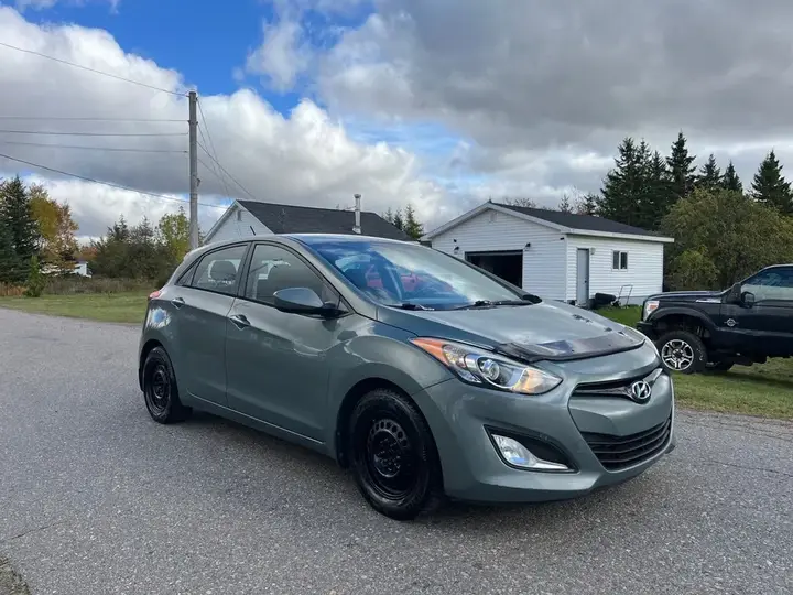 Hyundai Elantra 2013 photo 3