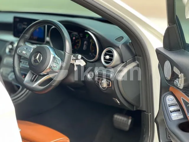 Mercedes-Benz C200 2018 photo 4
