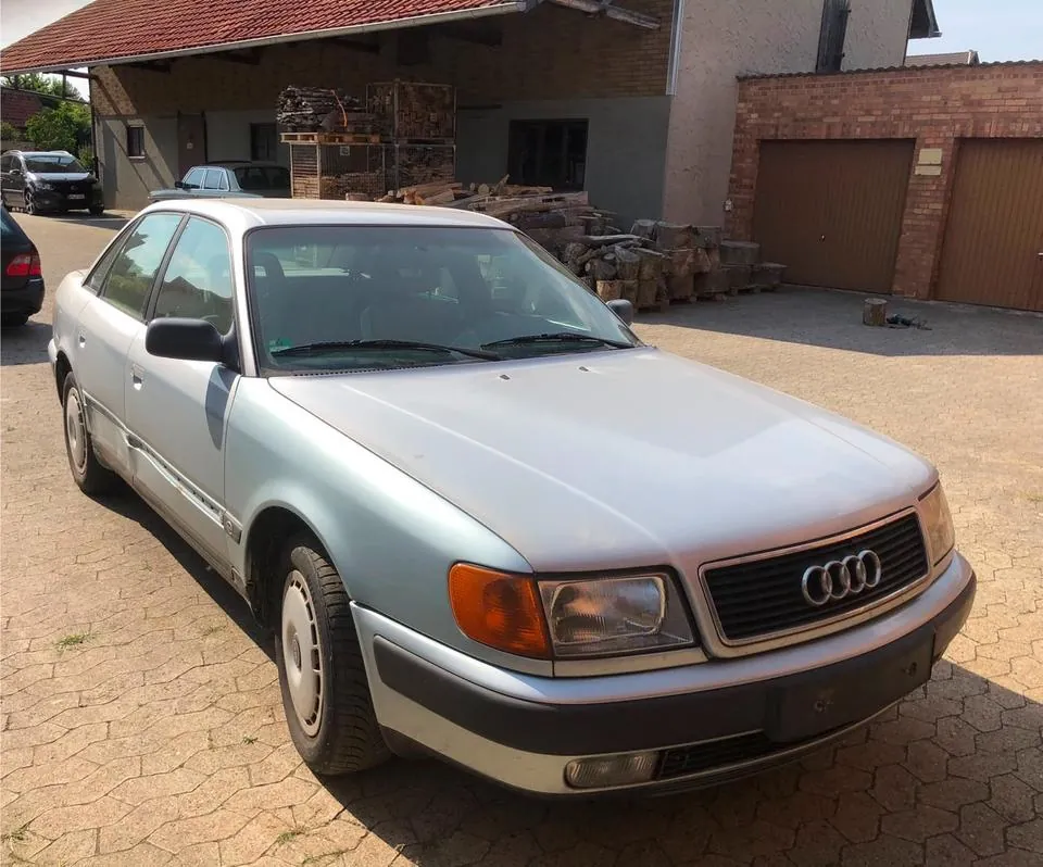 Audi 100
