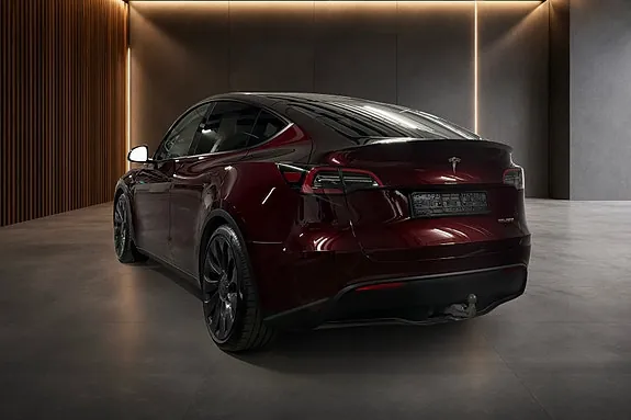 Tesla Model Y 2024 photo 3