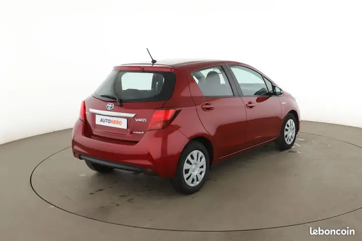 Toyota Yaris 2017 photo 3
