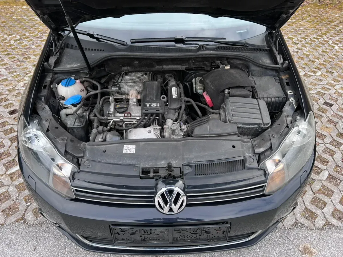 Volkswagen Golf 2011 photo 2