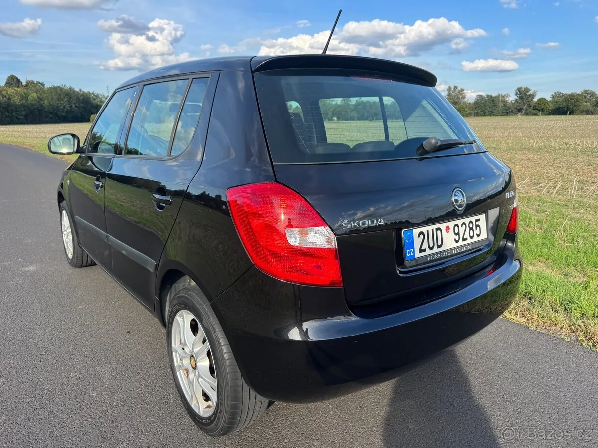 Skoda Fabia 2013 photo 3