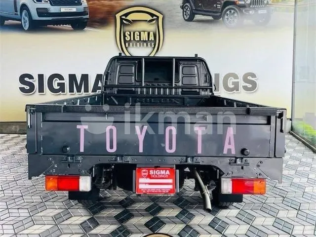 Toyota Hilux 2024 photo 4