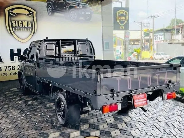Toyota Hilux 2024 photo 3