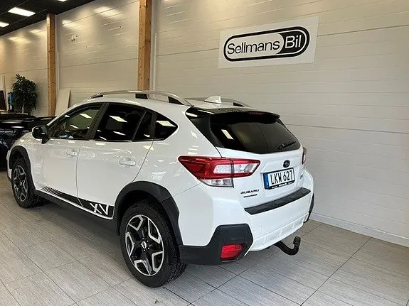 Subaru Xv 2018 photo 2