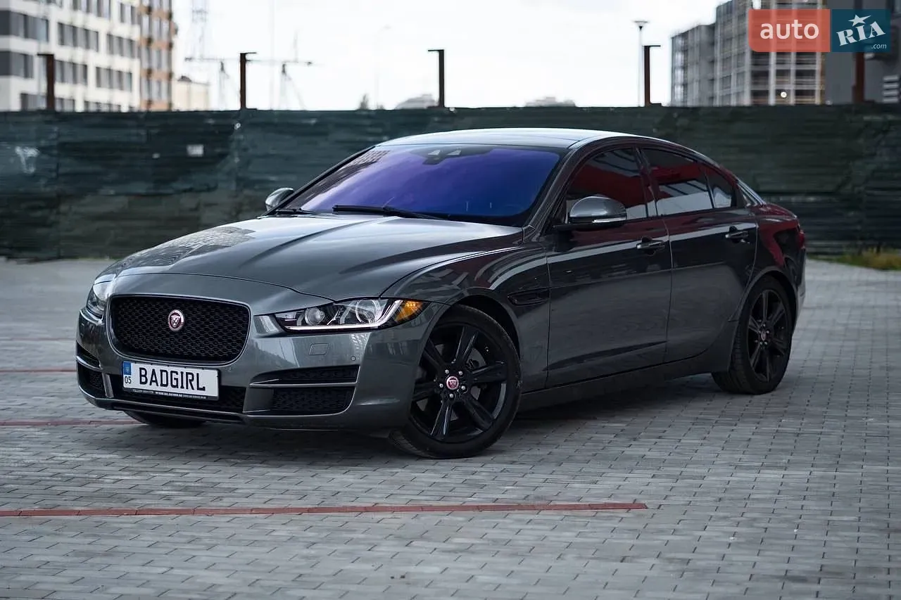 Jaguar Xe 2016 photo 4