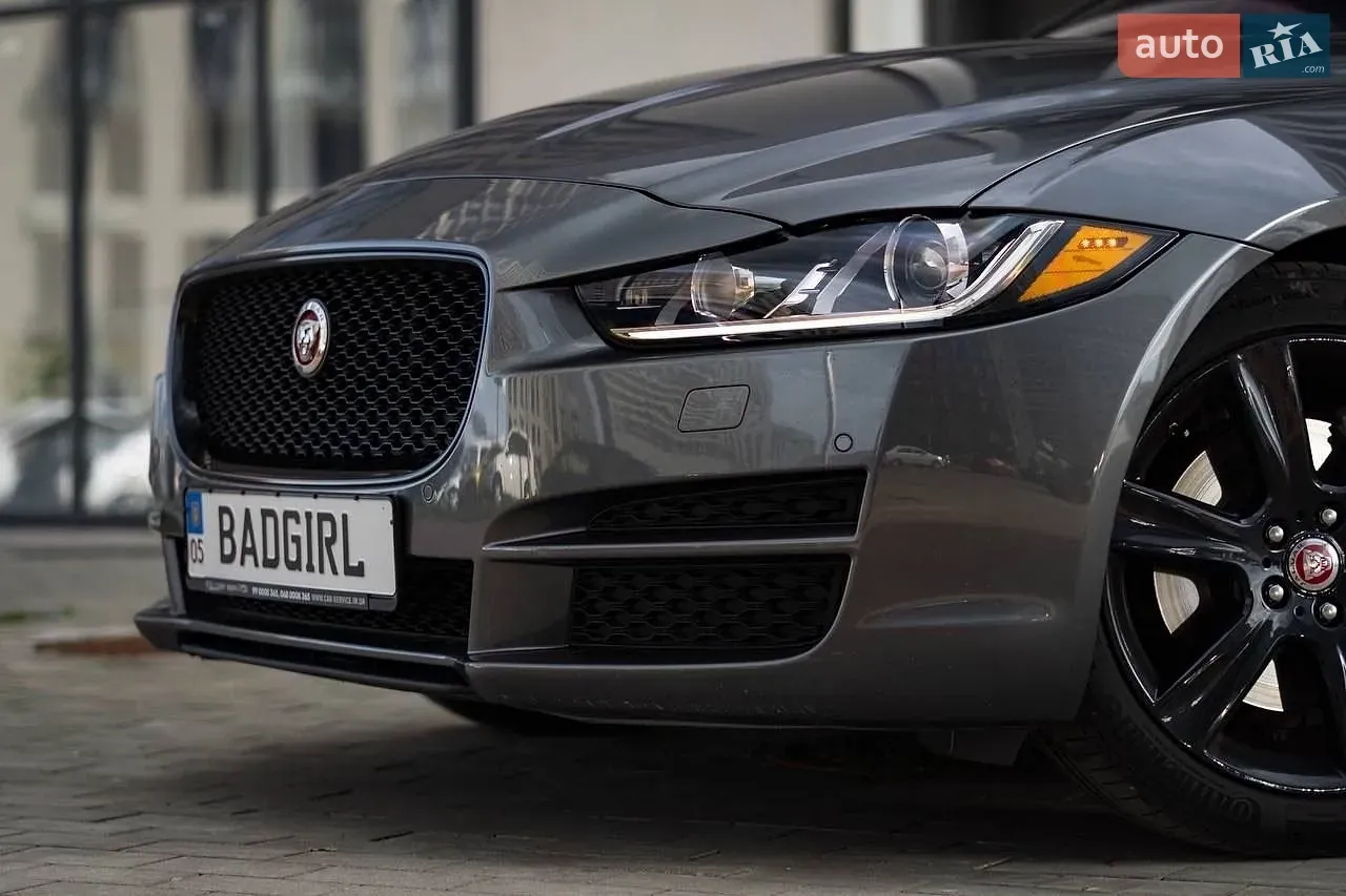Jaguar Xe