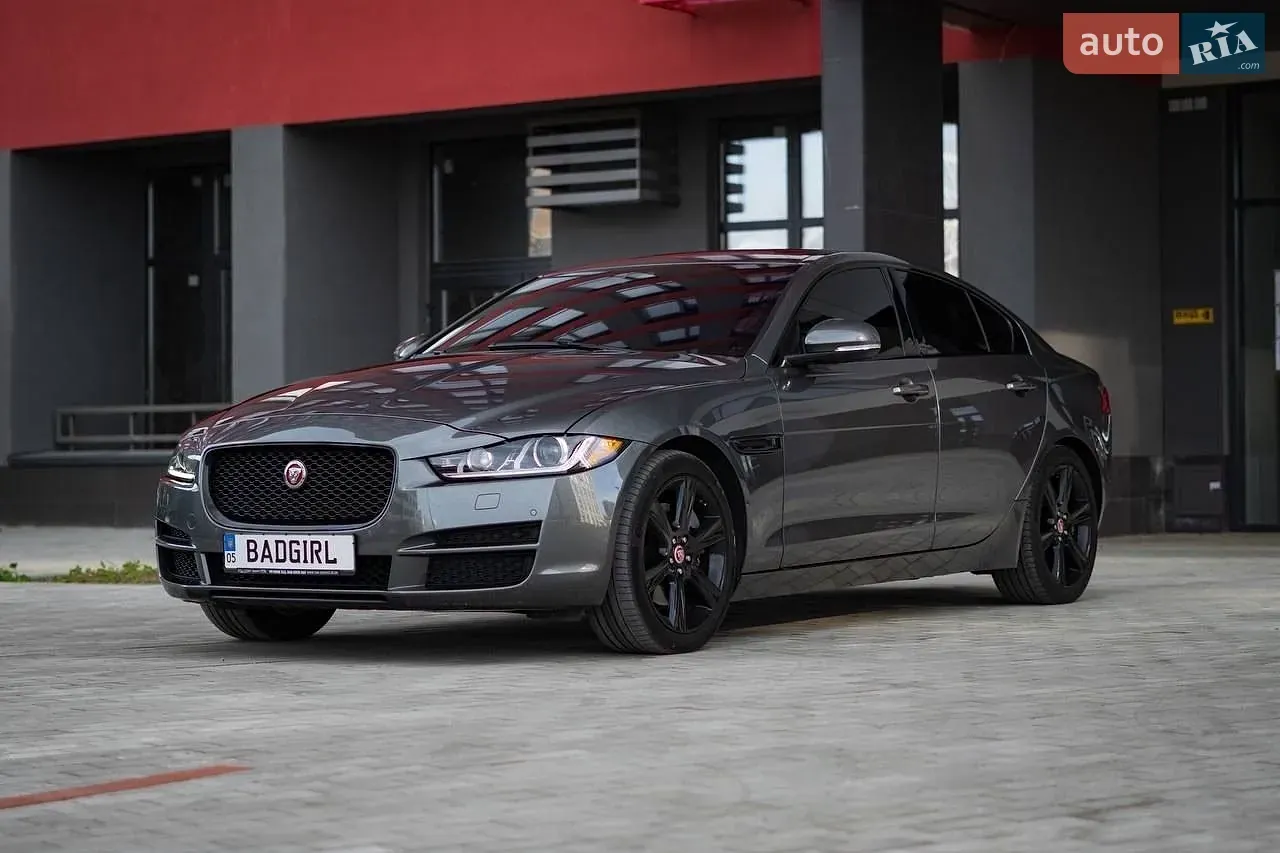 Jaguar Xe 2016 photo 5