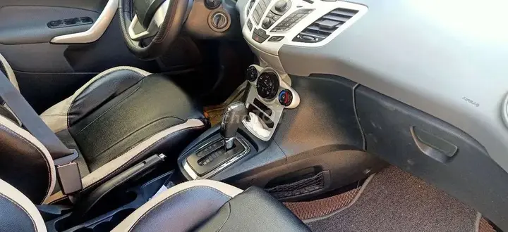 Ford Fiesta 2011 photo 5
