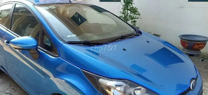 Ford Fiesta 2011 photo 2