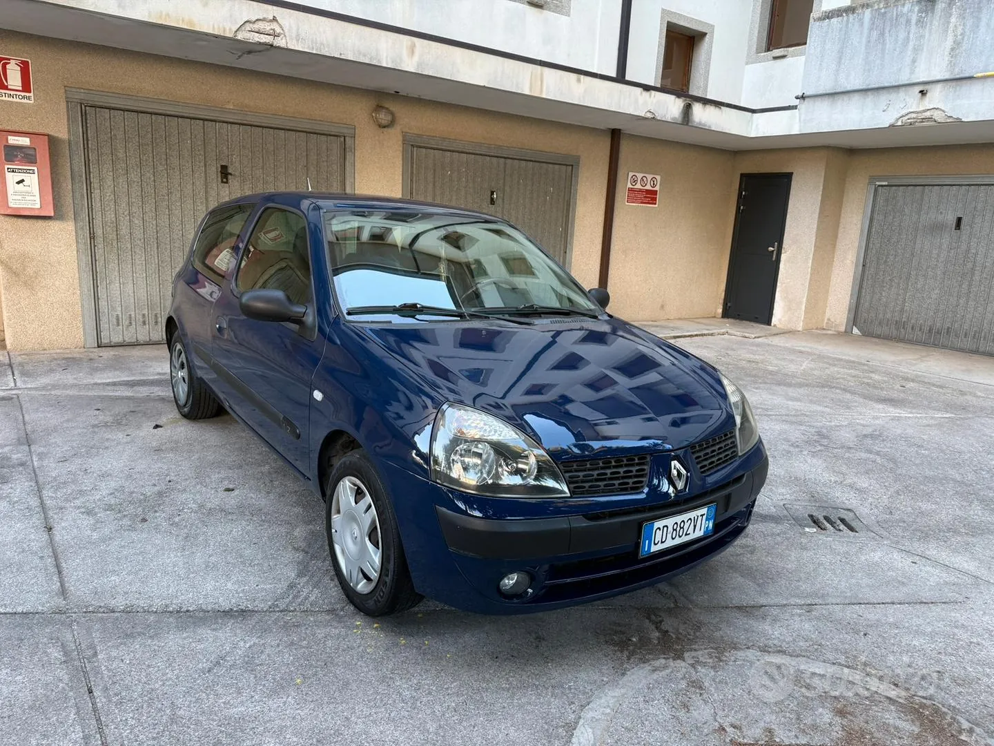 Renault Clio 2003 photo 2