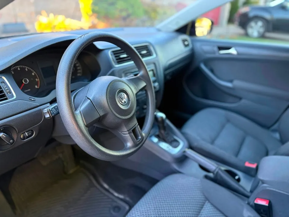 Volkswagen Jetta 2011 photo 3